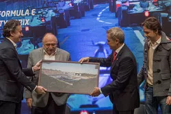 Alejandro Agag, CEO Formula E, José Abed, Vice presidente FIA Messico, Miguel Angel Mancera, Governatore di Città del messico e Esteban Gutiérrez