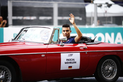 Pascal Wehrlein, Sauber, in the drivers parade