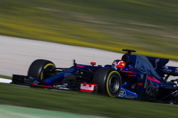 Данііл Квят, Scuderia Toro Rosso STR12