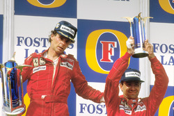 Podium : le vainqueur Gerhard Berger, Ferrari, le troisième Michele Alboreto, Ferrari