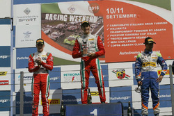 Podio Gara 3: il secondo classificato Mick Schumacher,Prema Powerteam, il vincitore della gara Juan