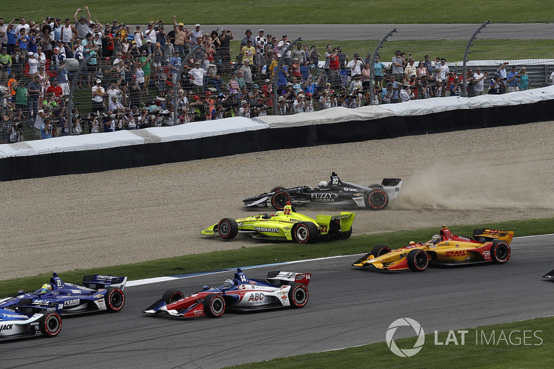 Simon Pagenaud, Team Penske Chevrolet, Jordan King, Ed Carpenter Racing Chevrolet, crash