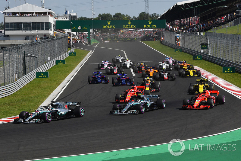 Lewis Hamilton, Mercedes-AMG F1 W09 mène au départ