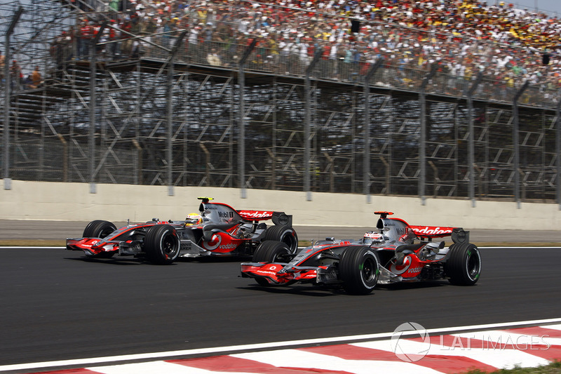 Lewis Hamilton, Fernando Alonso, McLaren MP4-22