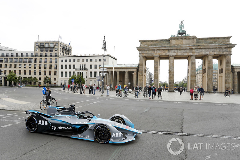 Formula 1 World Champion, Nico Rosberg, drives the Formula E Gen2 car around the streets of Berlin