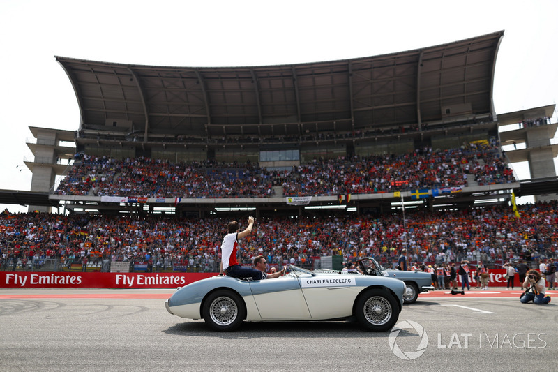 Charles Leclerc, Sauber, in the drivers parade