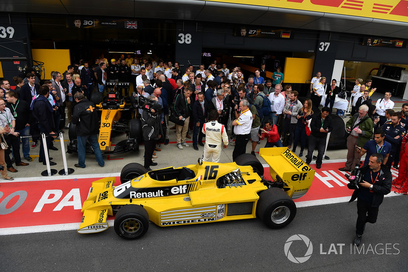 Jerome Stoll, Director de Renault Sport F1 y René Arnoux, Renault RS01