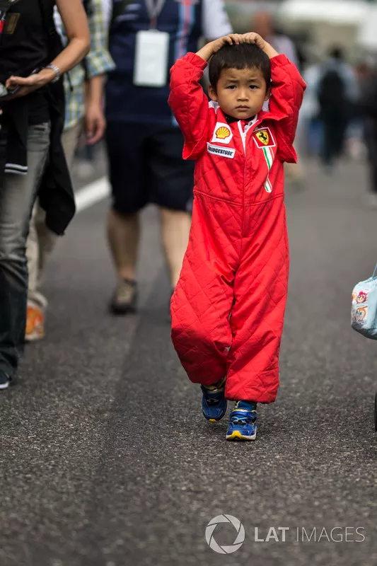 Young Ferrari fan