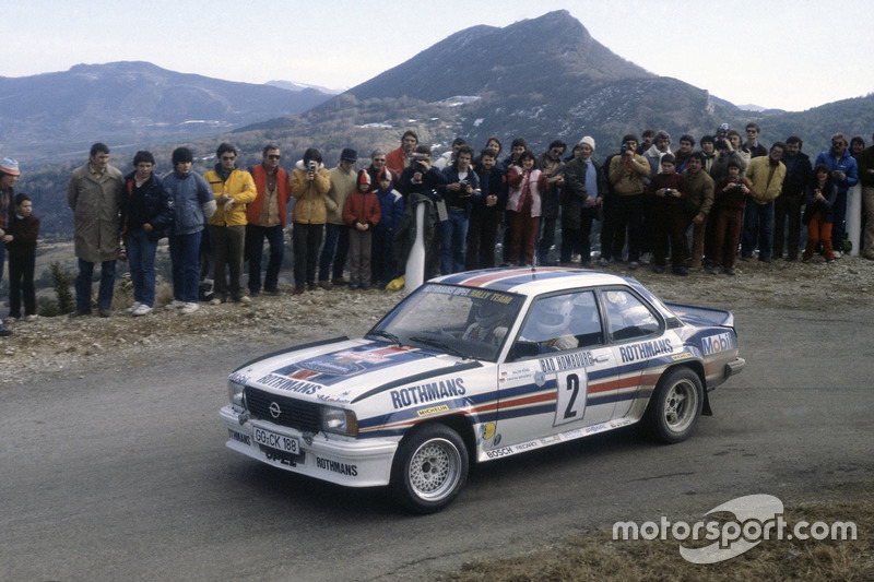 Walter Röhrl, con un Opel Ascona 400 en el Rallye de Montecarlo 1982