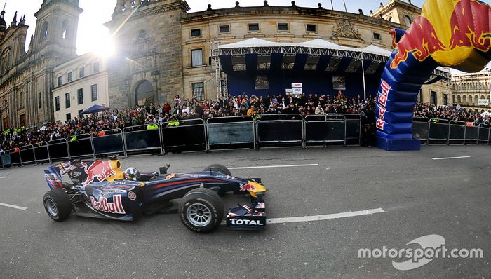 David Coulthard, Red Bull RB1, Circuito Bogotá 