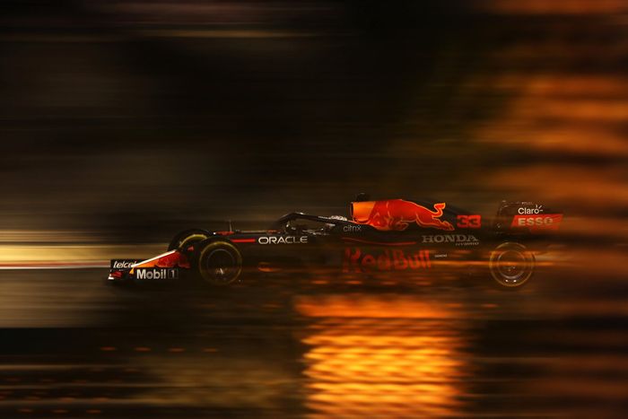 Max Verstappen, Red Bull Racing RB16B
