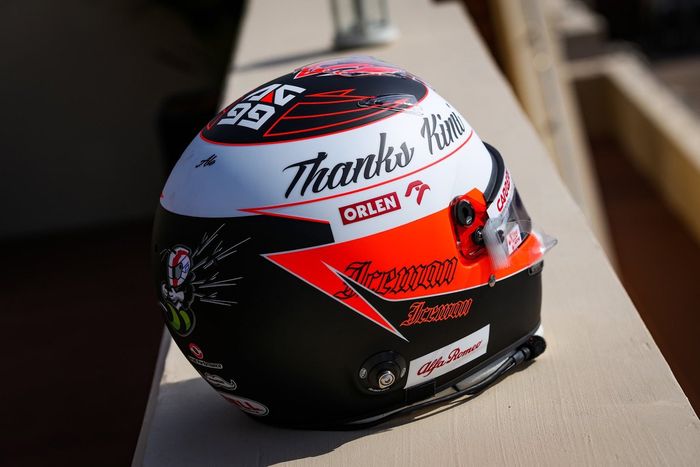 El casco de Antonio Giovinazzi para el GP de Abu Dhabi, un homenaje a Kimi Raikkonen, Alfa Romeo Racing