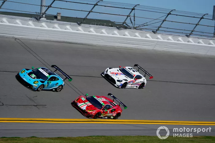 #16 Wright Motorsports Porsche 911 GT3R: Ryan Hardwick, Zacharie Robichon, Jan Heylen, Richard Lietz, #21 AF Corse Ferrari 488 GT3: Simon Mann, Luis Perez Companc, Nicklas Nielsen, Toni Vilander, #15 Proton USA Mercedes-AMG GT3: Dirk Mueller, Patrick Assenheimer, Austin Cindric