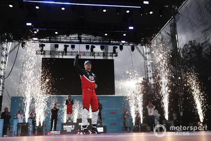 Podio: ganador Pascal Wehrlein, Porsche