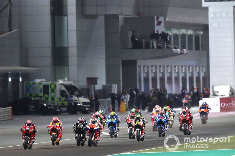 Старт гонки, Андреа Довіціозо, Ducati Team, попереду
