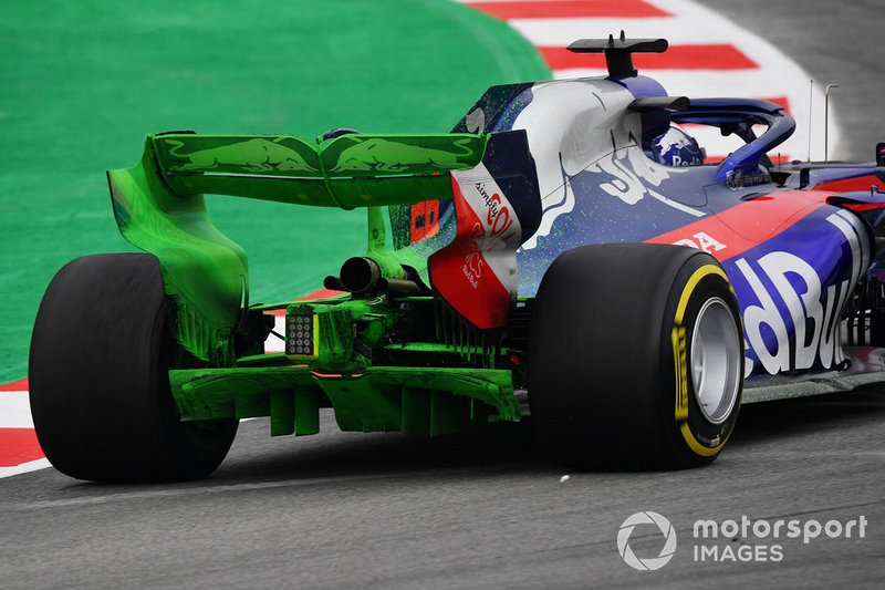Daniil Kvyat, Scuderia Toro Rosso STR14 con aero paint sull'ala posteriore e sul diffusore posteriore