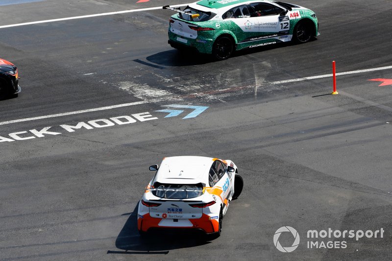 Lin Qi, Team China y Bandar Alesayi, Saudi Racing