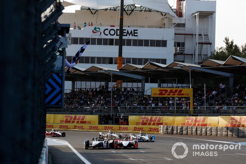 Lucas di Grassi and Pascal Wehrlein take the chequered flag