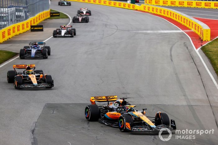 Oscar Piastri, McLaren MCL60, Lando Norris, McLaren MCL60, Alex Albon, Williams FW45