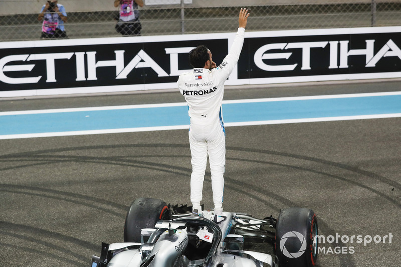 Ganador de la carrera Lewis Hamilton, Mercedes AMG F1 W09 EQ Power+, celebra