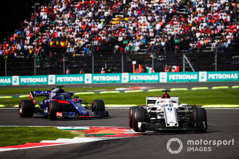 Hartley no estaba muy contento con el tráfico en los primeros libres