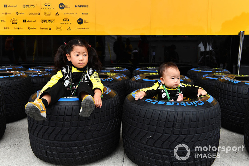 Young Renault Sport F1 Team fans and Pirelli tyre