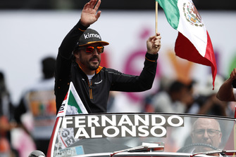 Fernando Alonso, McLaren, pilotlar geçit töreninde