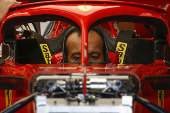 Ferrari mechanic in Ferrari SF-71H