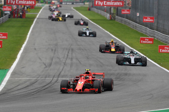 Kimi Raikkonen, Ferrari SF71H, Lewis Hamilton, Mercedes AMG F1 W09, Max Verstappen, Red Bull Racing RB14