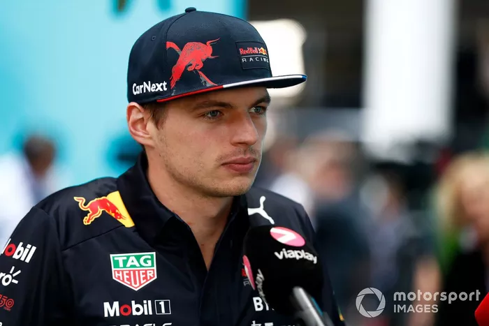 Max Verstappen, Red Bull Racing habla con la prensa