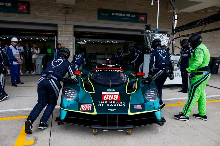#009 Aston Martin Thor Team Aston Martin Valkyrie: Alex Riberas, Marco Sorensen