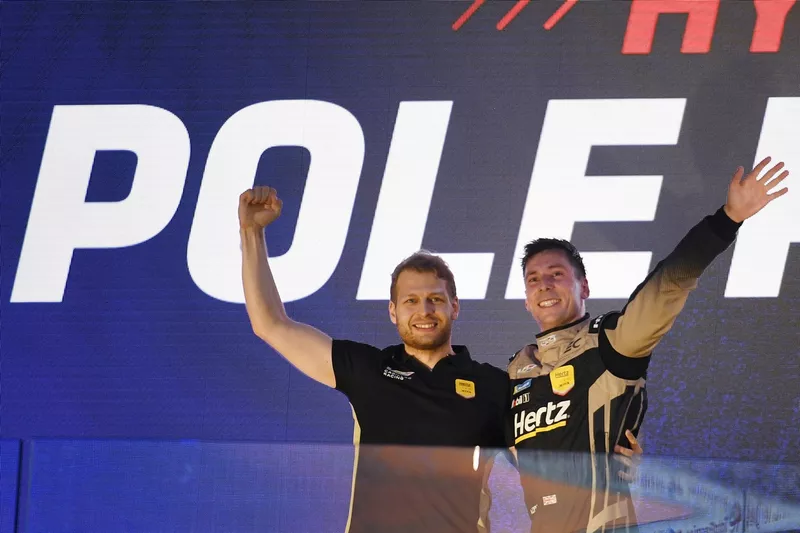 Le pole sitter Alex Lynn, Cadillac Hertz Team Jota
