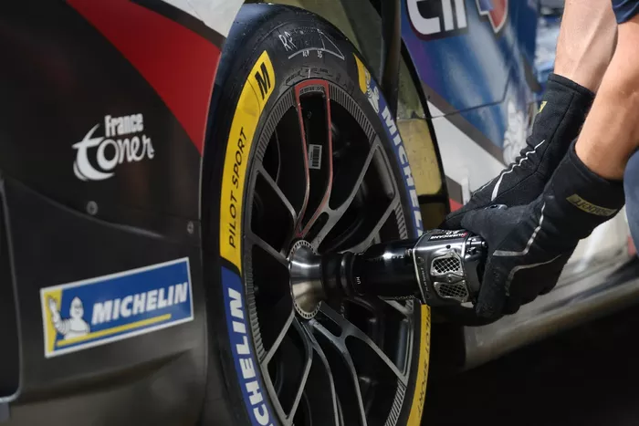 #35 Alpine Endurance Team Alpine A424, pitstop practice