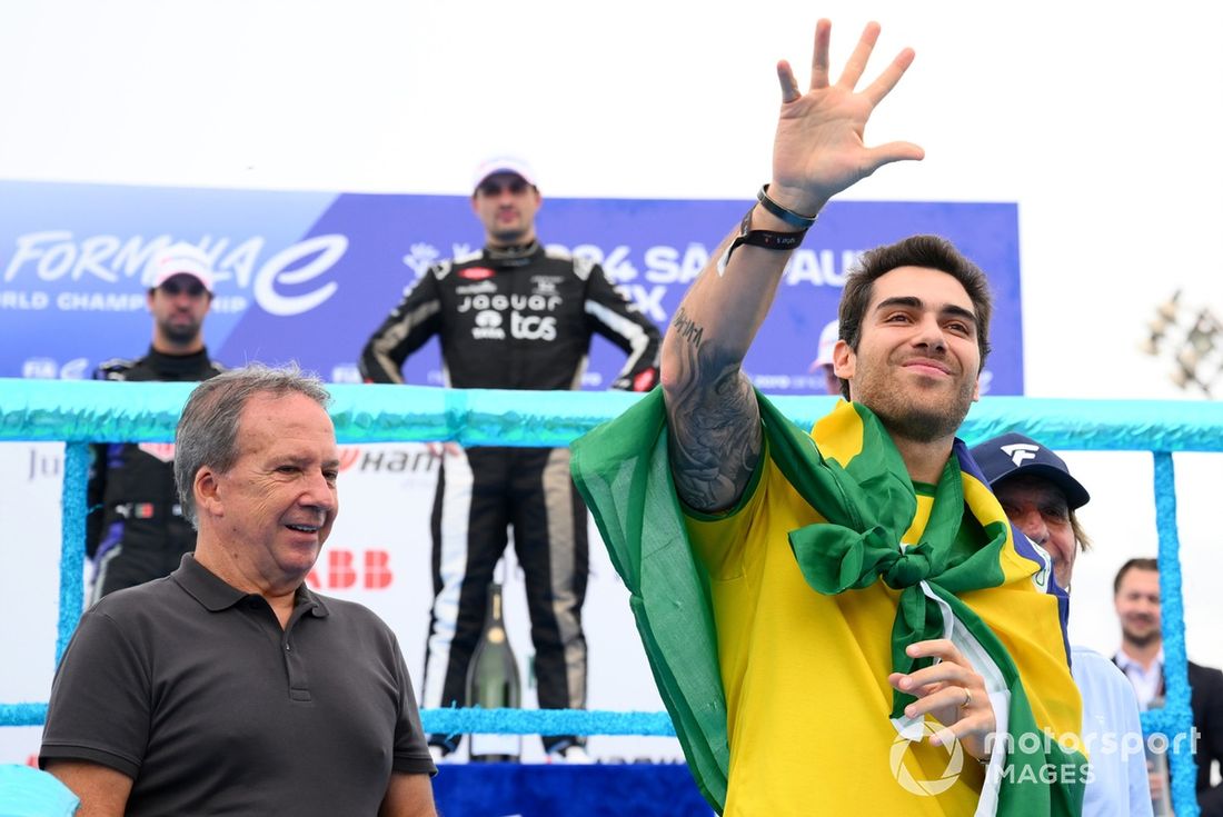 Caio Castro en el podio