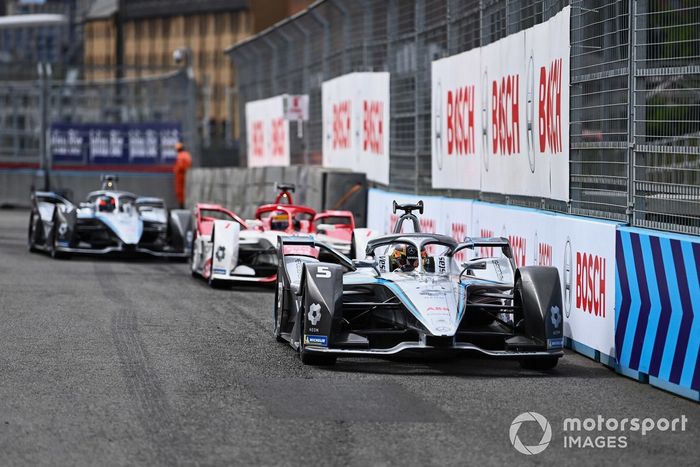 Stoffel Vandoorne, Mercedes-Benz EQ, EQ Silver Arrow 02, Sergio Sette Camara, Dragon Penske Autosport, Penske EV-5and Nyck de Vries, Mercedes-Benz EQ, EQ Silver Arrow 02