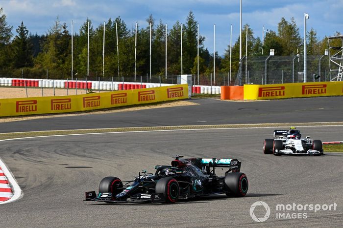 Lewis Hamilton, Mercedes F1 W11, Pierre Gasly, AlphaTauri AT01