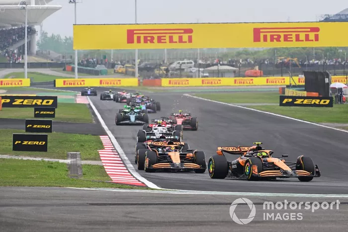 Lando Norris, McLaren MCL38 Oscar Piastri, McLaren MCL38