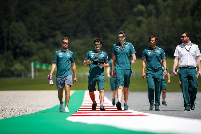 Sebastian Vettel, Aston Martin, recorre la pista del GP de Estiria