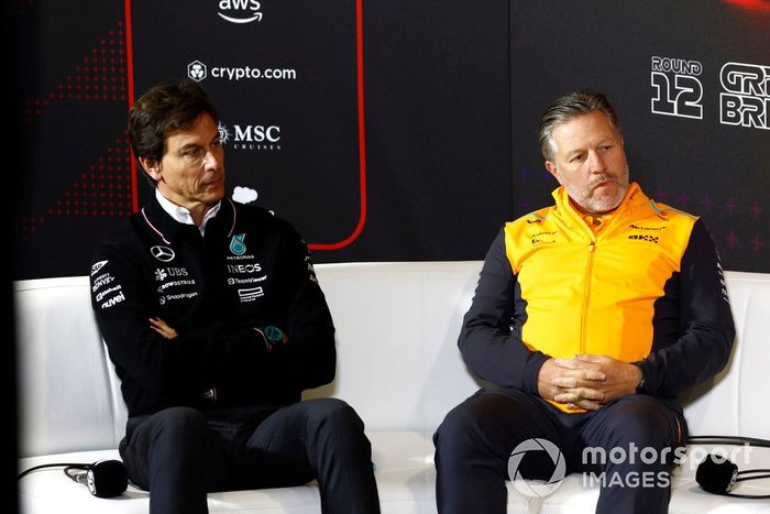Toto Wolff, Equipo Mercedes-AMG F1, Zak Brown, McLaren Racing