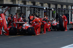 Себастьян Феттель, Ferrari SF16-H та Кімі Райкконен, Ferrari SF16-H