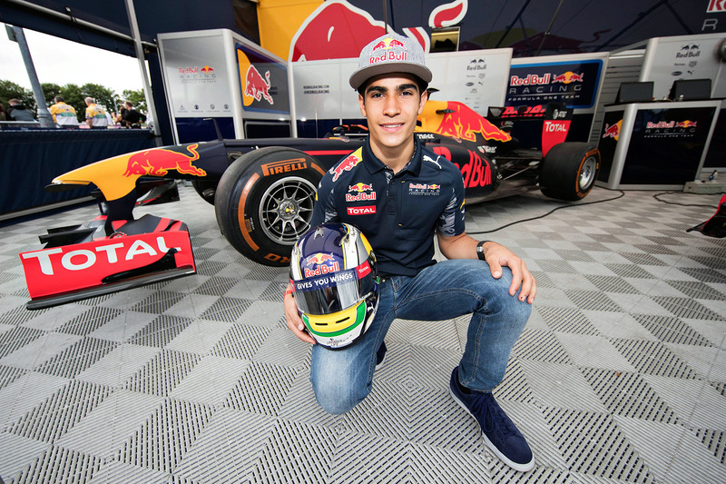 2016: <img src="https://cdn-0.motorsport.com/static/img/cfp/0/0/0/0/30/s3/brazil-2.jpg" alt="" width="20" height="12" /> Сержиу Сетте Камара