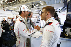 Race winner Mark Webber, Porsche Team with Andreas Seidl, Principal Porsche Team