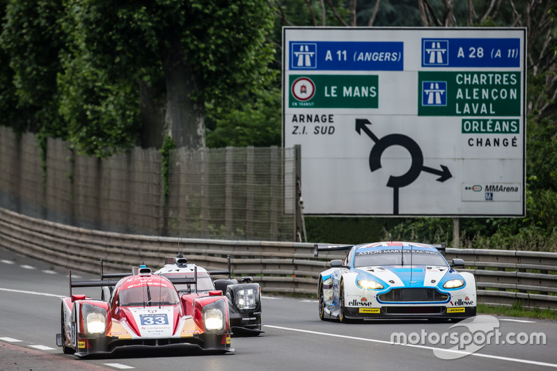 #33 Eurasia Motorsport Oreca 05 Nissan: Jun Jin Pu, Nick de Bruijn, Tristan Gommendy, #1 Porsche Tea