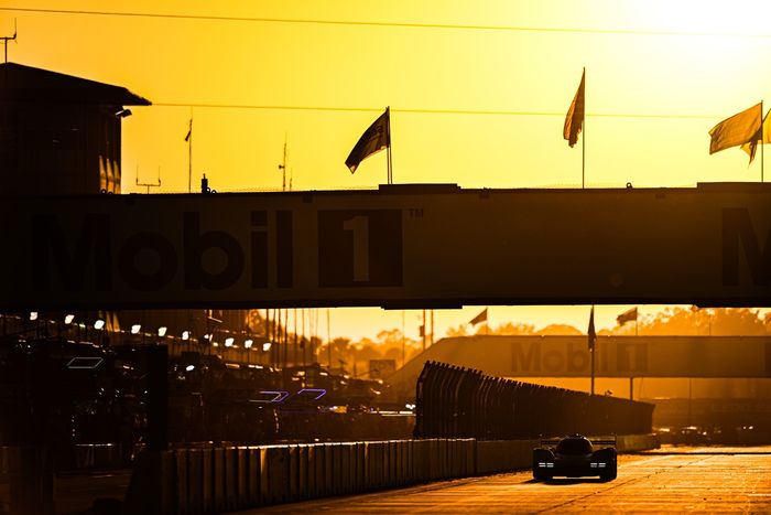 #7 Porsche Penske Motorsport Porsche 963: Felipe Nasr, Julien Andlauer, Laurin Heinrich