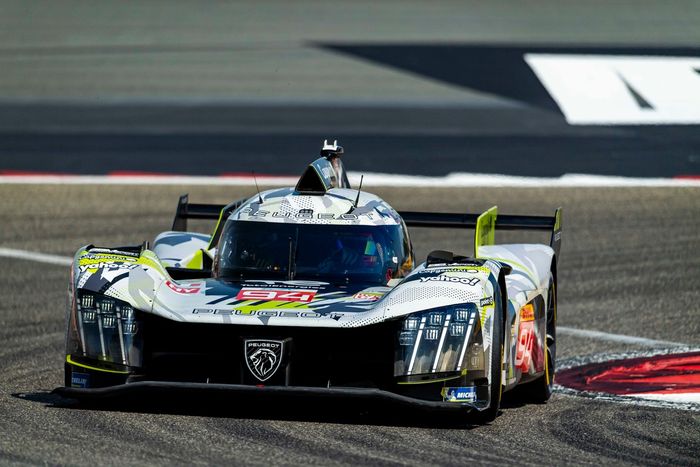 #94 Peugeot Totalenergies Peugeot 9X8: Loic Duval, Malthe Jakobsen, Theo Pourchaire