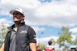 Nelson Piquet Jr., Jaguar Racing, walking the track
