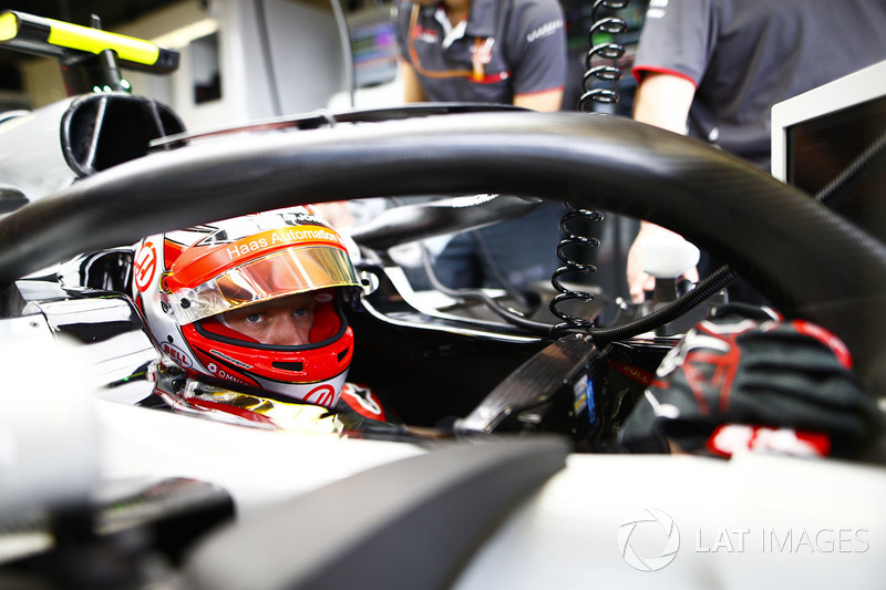 Kevin Magnussen, Haas F1 Team, in cockpit