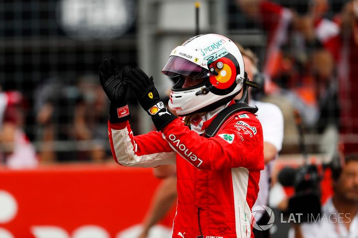 Sebastian Vettel, Ferrari, celebra su pole position