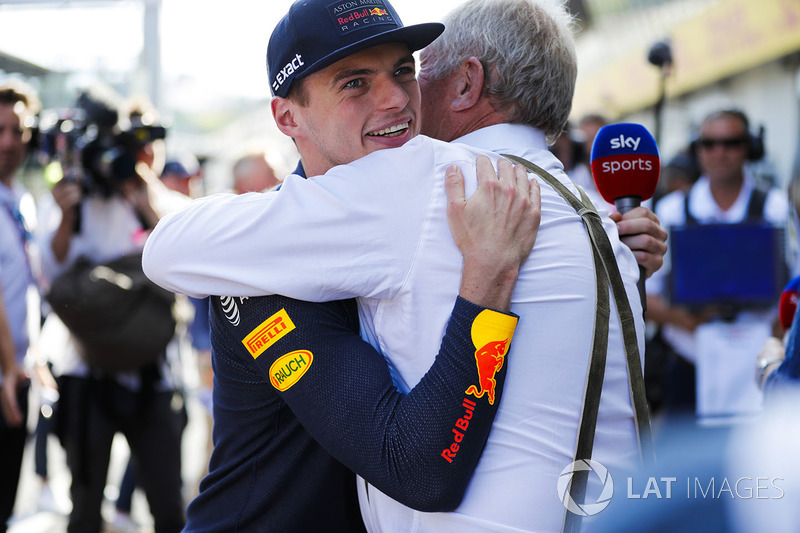 Max Verstappen, Red Bull Racing, y Helmut Markko, Consultant, Red Bull Racing