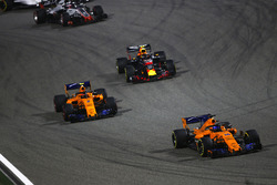 Fernando Alonso, McLaren MCL33 Renault, Stoffel Vandoorne, McLaren MCL33 Renault, Max Verstappen, Red Bull Racing RB14 Tag Heuer, and Romain Grosjean, Haas F1 Team VF-18 Ferrari